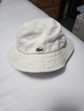 Lacoste  Cream Bucket Hat with Green Crocodile Logo